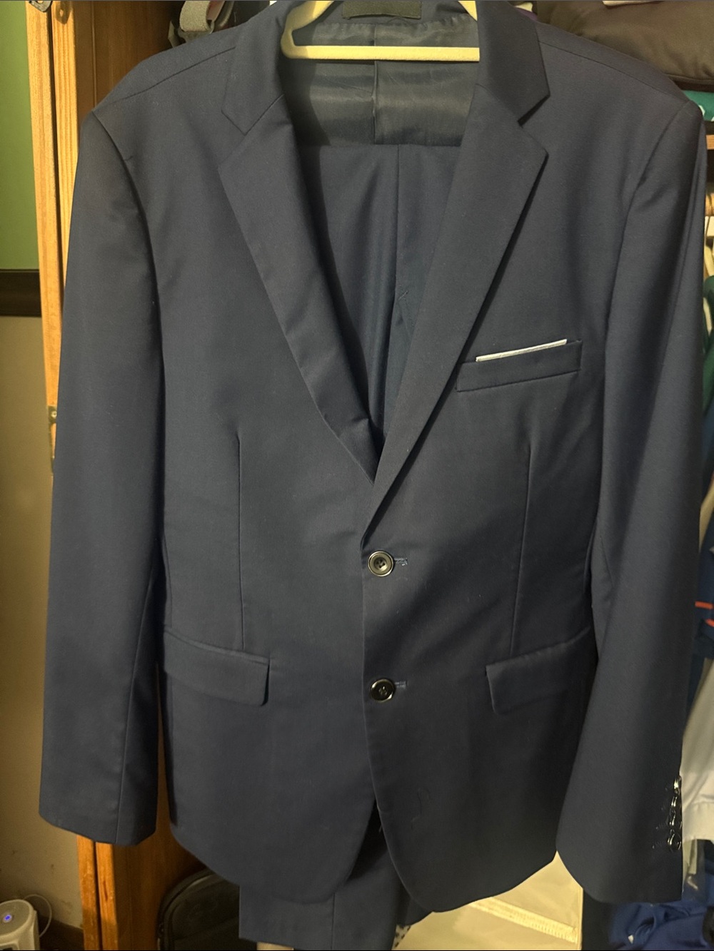 Slim-Fit Navy Two-Button 2-Piece Men's Suit Blazer and Pants, Size XS